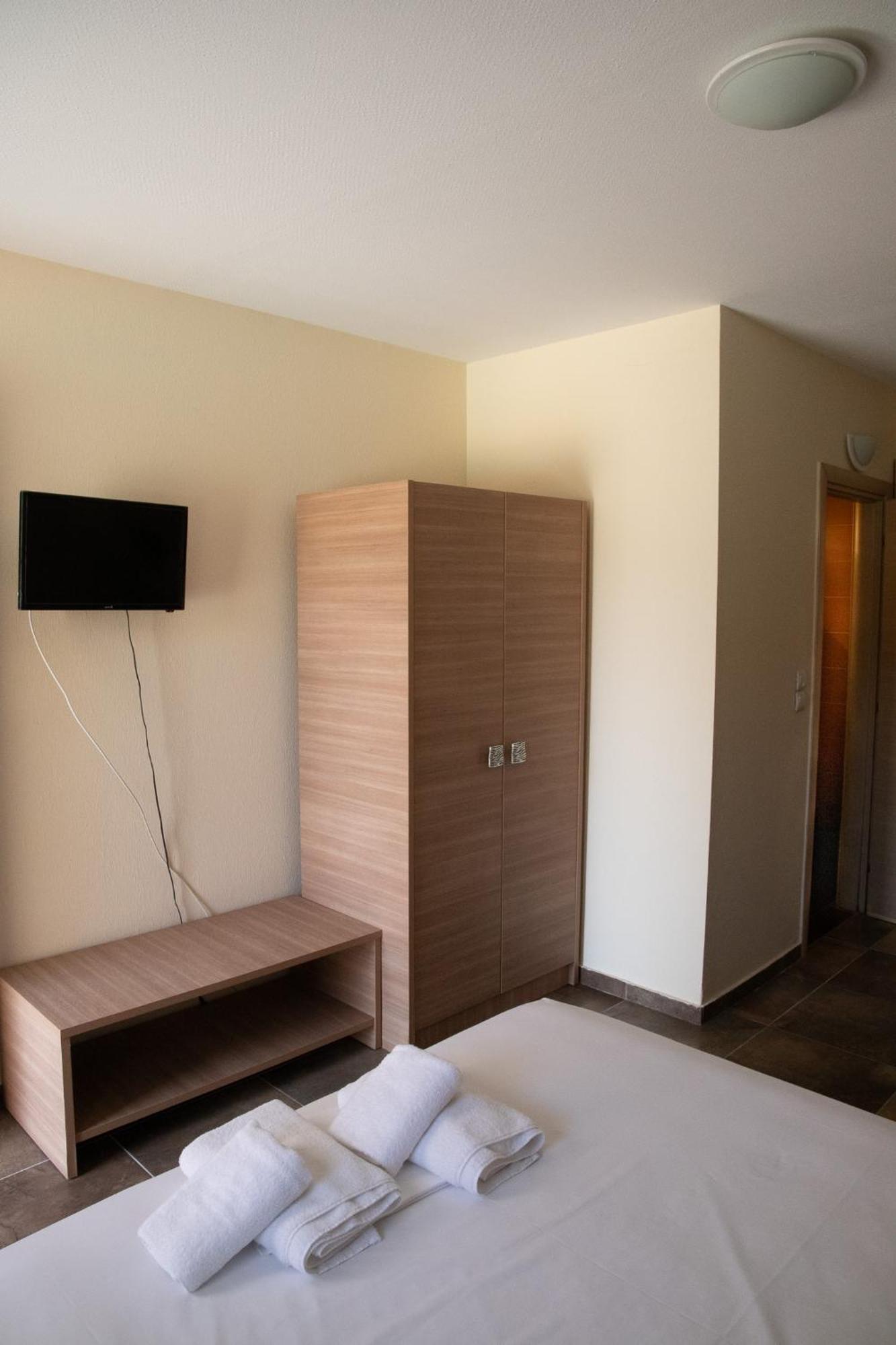 Sunset Inn Kriopigi Habitación foto
